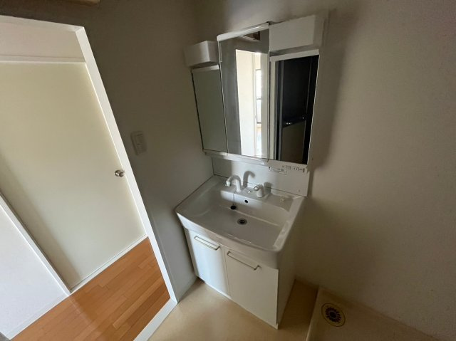 ライオンズマンション芦屋西蔵町の独立洗面台