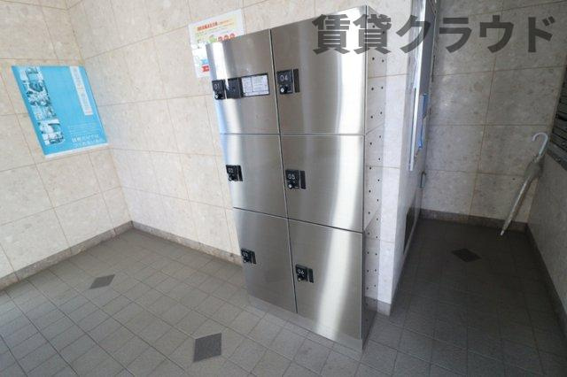 グレイスフルツツイのエントランス|宅配ボックスがあると、自分の時間を有効活用できますね！