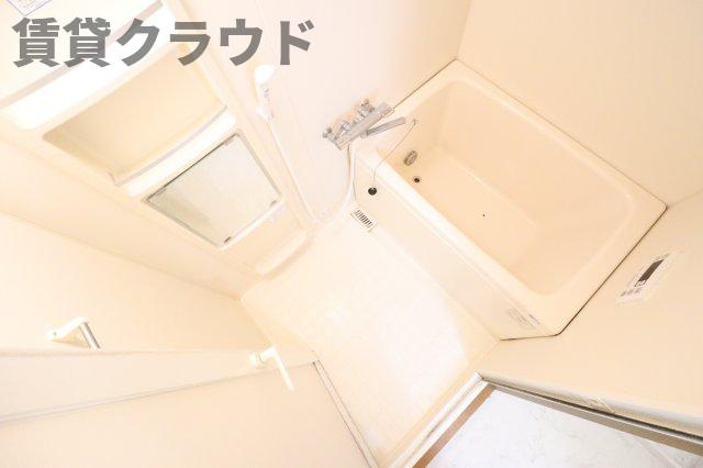 グレイスフルツツイの浴室|陽当たり良好なバルコニーです