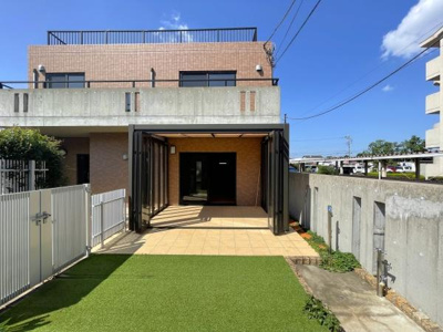 【外観】 | 松代１丁目　RC構造のオール電化住宅、スカイバルコニー付 | リビングからのサンルームテラスが開放的