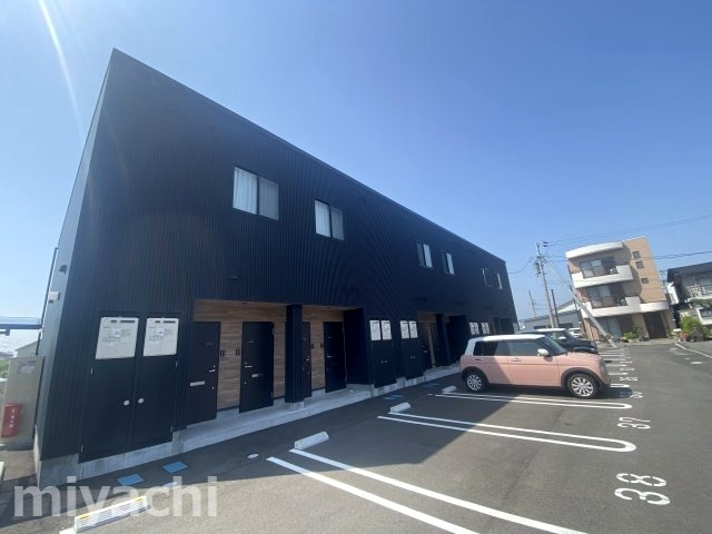徳島市川内町沖島のアパートの外観