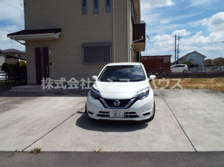 【駐車場】 | 駐車スペースは3台分！ご家族複数人がお車をお持ちでも安心ですね。