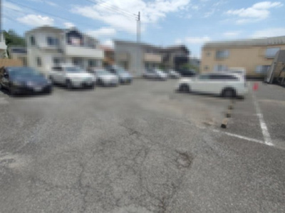 【駐車場】 | グランハイム栄B | 駐車場に車を止められます