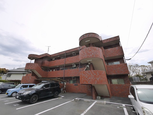 パストラール西大寺の外観|きれいな外観です