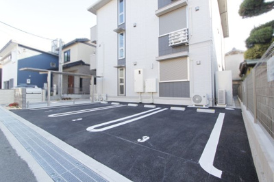 【駐車場】 | カーザ　ソラーレ | 駐車場の空き状況は都度確認が必要です