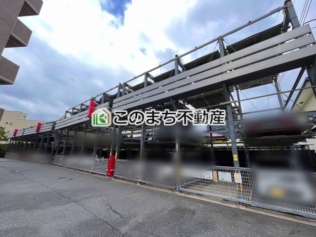 ポレスターセントラルシティ桜の駐車場|平面：3000～6000円／月額
機械式：1000～4000円／月額
※空き状況は管理会社へ要確認