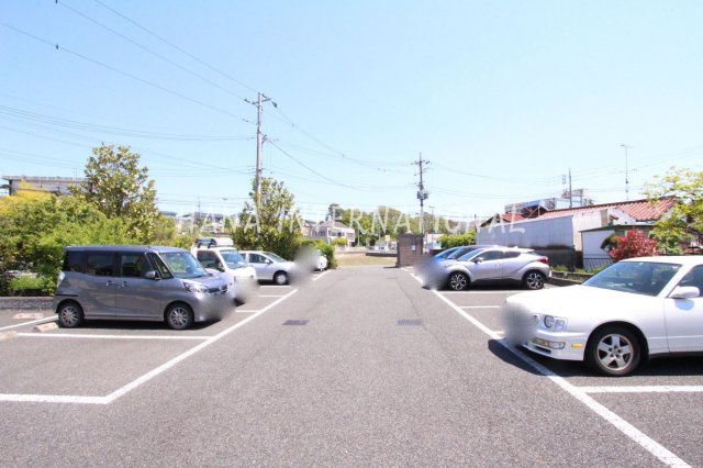レオパレスライトⅡの駐車場