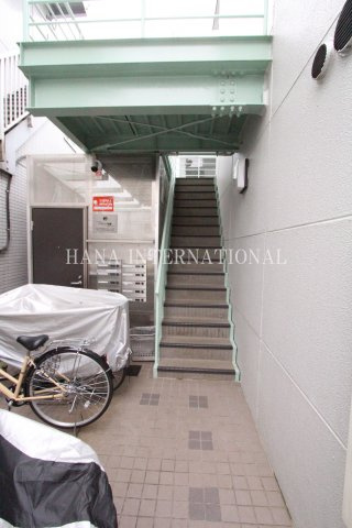 西調布シティのエントランス