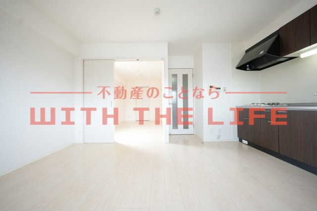 エスペランサ久留米駅前【キャッシュバック対象物件】の内装|明るい色調の室内です