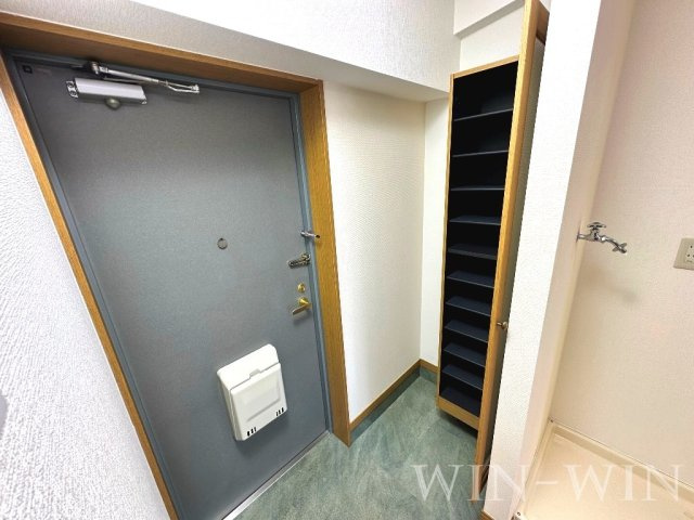 キャプテンビルの玄関