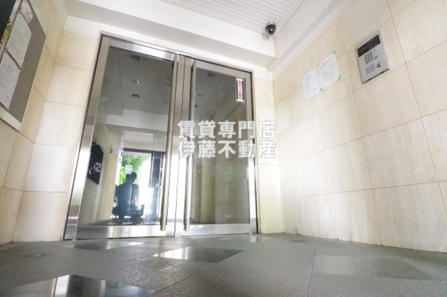 グランメール城西のエントランス