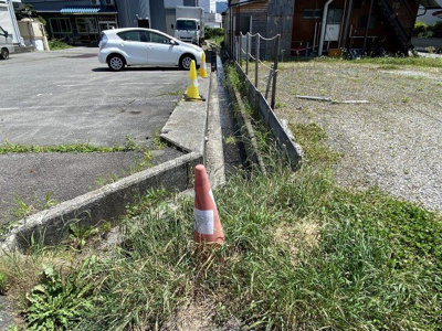 【外観】 | 岡谷市長地権現町３丁目売地② | 水路