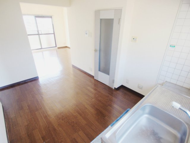 クローカス浜角壱番館の居間・リビング