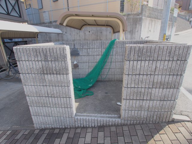 クローカス浜角壱番館の居間・リビング