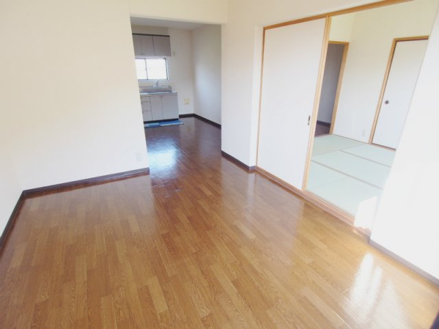 クローカス浜角壱番館の居間・リビング