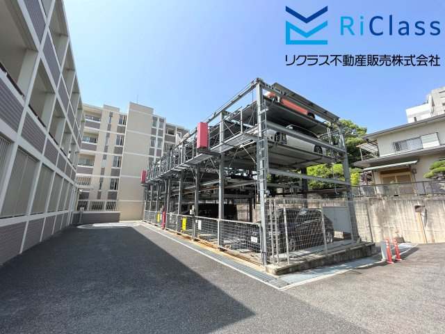 ワコーレヒルズ須磨潮見台の駐車場