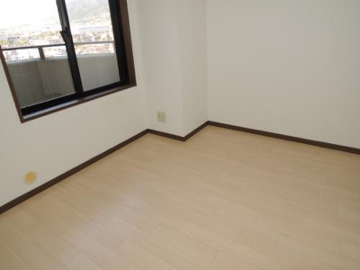 【洋室】 | エバンタイユ | 個人の部屋や寝室として使える洋室です