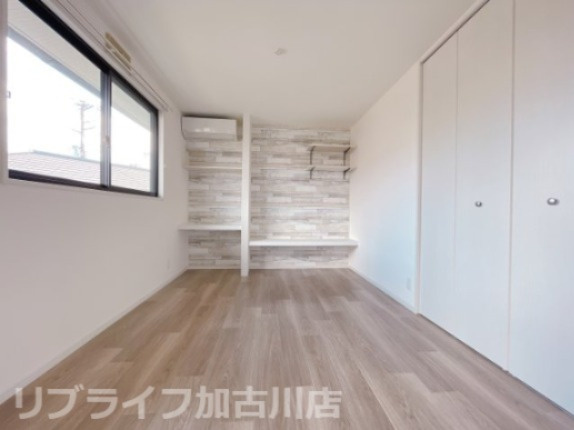 メゾンソレイユＡの居間・リビング|※別のお部屋のお写真です。フローリングの色、アクセントクロス異なります※