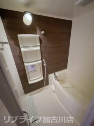 メゾンソレイユＡの浴室|※別のお部屋のお写真です。アクセントクロス異なります※