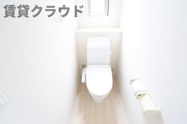 エトワールのトイレ|ゆったりとした空間のトイレです