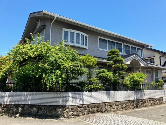 【外観】 | 桂坂 御陵大枝山町六丁目一戸建 | 南向きリビングにつき日当良好です。