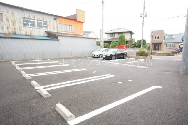 ソレイユAの駐車場