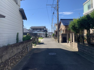 【前面道路含む現地写真】