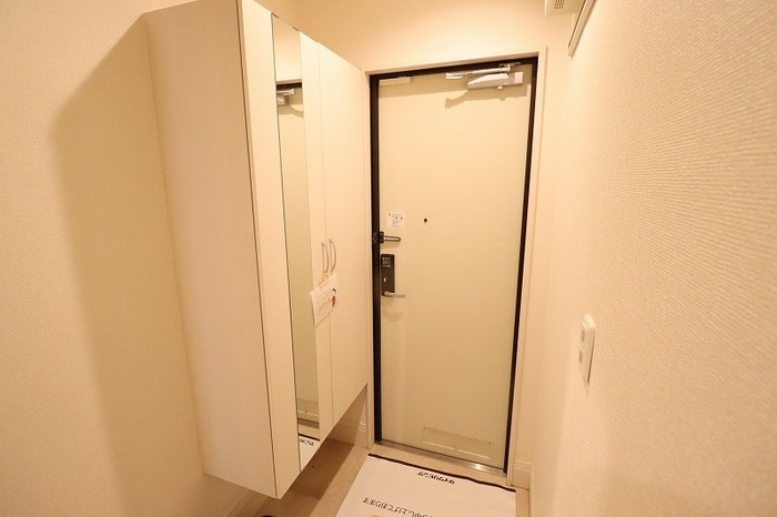 シャイニースカイコートの玄関