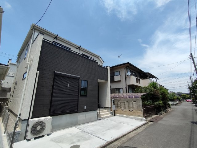 東岩槻5丁目戸建ての外観|おしゃれな外観です