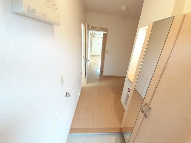 【玄関】エレガントハウス
