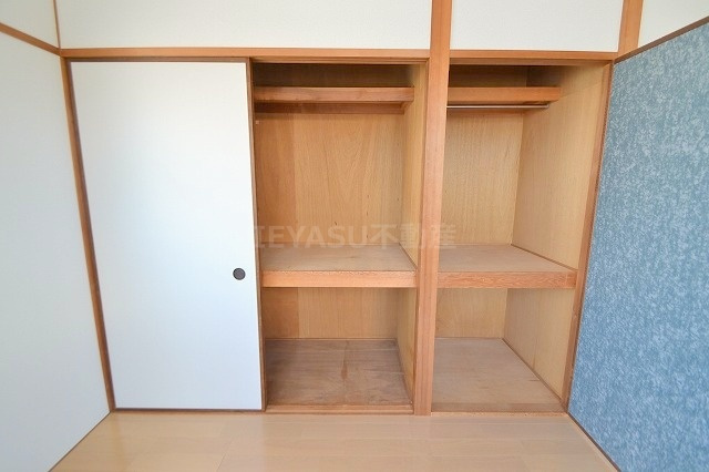 広島市西区草津東１丁目の賃貸マンションの収納