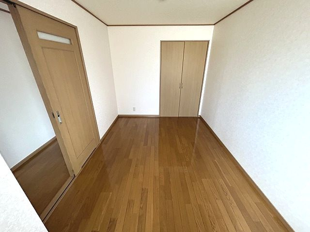 ロマネコンティ24の洋室|個人の部屋や寝室として使える洋室です
※違うお部屋の写真を使用している為、実際には異なる可能性がございます。