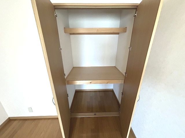 ロマネコンティ24の収納|便利な収納スペースです
※違うお部屋の写真を使用している為、実際には異なる可能性がございます。