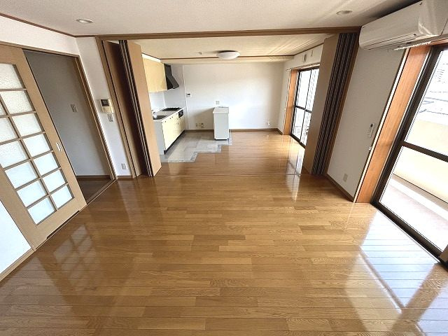ロマネコンティ24の居間・リビング|ゆったりとした居間です
※違うお部屋の写真を使用している為、実際には異なる可能性がございます。