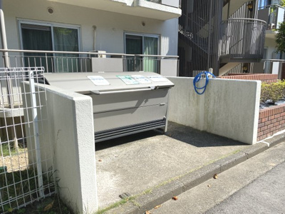 【その他共用部分】 | 【売主直売】磯子レインボーハイツ5-4号棟 | 敷地内ゴミ置き場です。