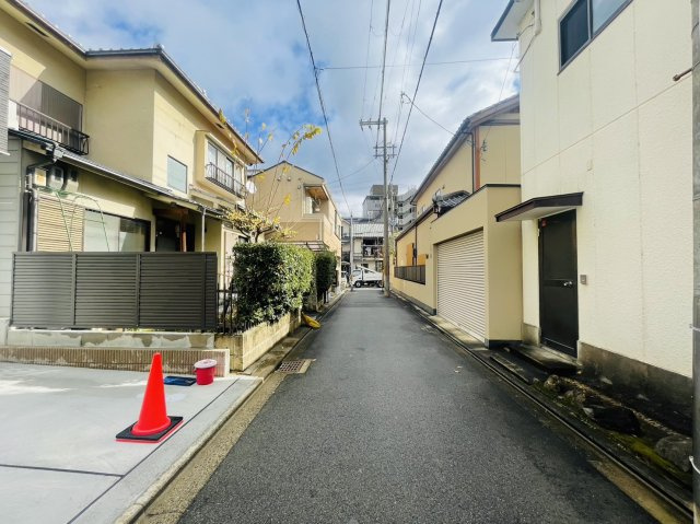 花園寺ノ前町の前面道路含む現地写真