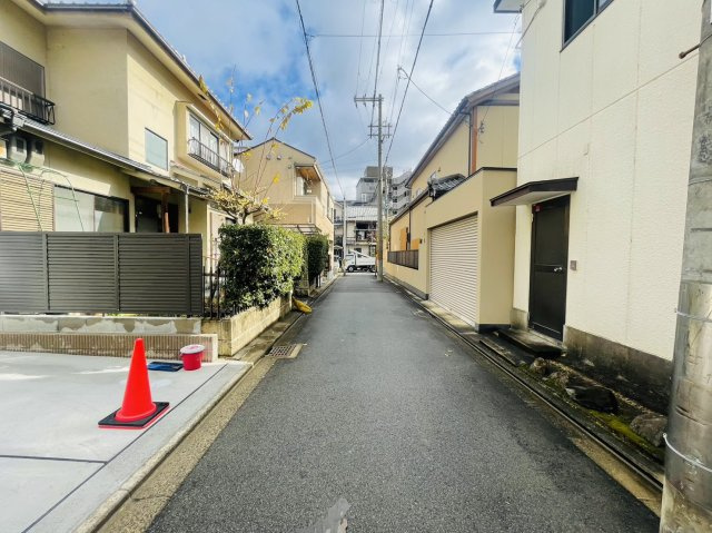 花園寺ノ前町の前面道路含む現地写真