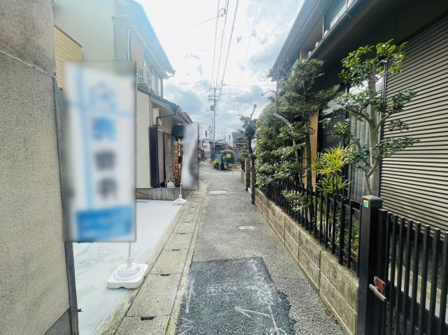 嵯峨野宮ノ元町の前面道路含む現地写真