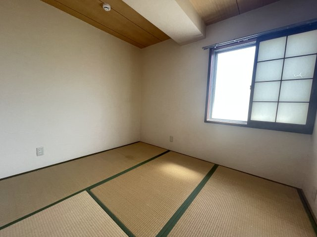 睦マンションの和室