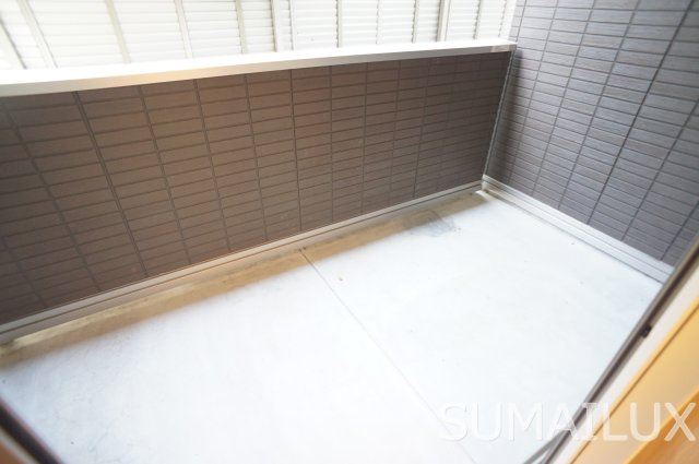 熊本市中央区新屋敷１丁目のアパートのバルコニー