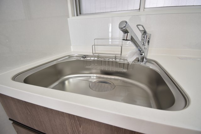 【キッチン】 | ライオンズマンション墨田　東南向きの２DK | 東南向き6階のフルリフォーム済２DK！スーパーもコンビニも目の前にございます♪小中学校も徒歩10分圏内、2014年に大規模修繕工事実施済です。知名度の高いライオンズマンションシリーズ♪