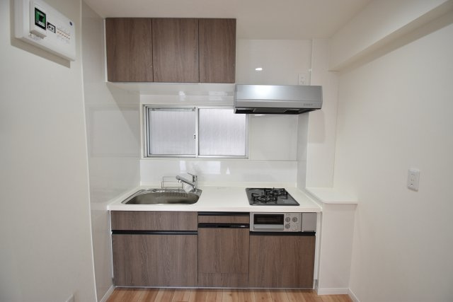 【キッチン】 | ライオンズマンション墨田　東南向きの２DK | 東南向き6階のフルリフォーム済２DK！スーパーもコンビニも目の前にございます♪小中学校も徒歩10分圏内、2014年に大規模修繕工事実施済です。知名度の高いライオンズマンションシリーズ♪