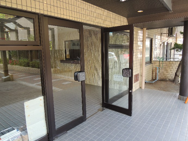 【エントランス】パレス上杉