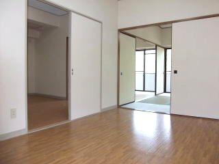 【居間・リビング】パレス上杉