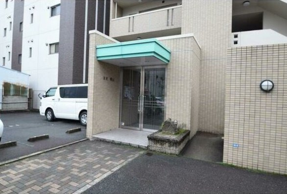 【エントランス】ネオ青山