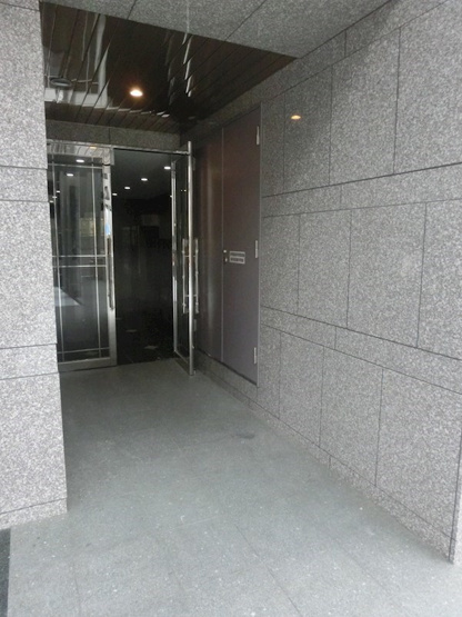 【エントランス】ウイング宝町サード