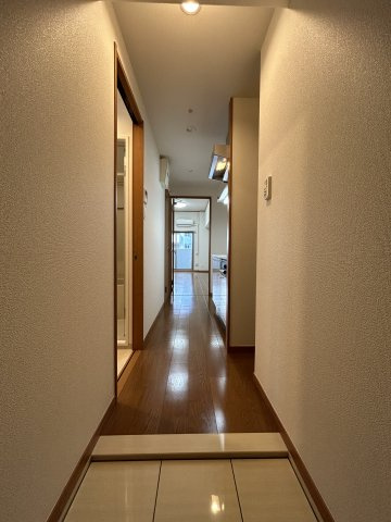【玄関】ウイング宝町サード