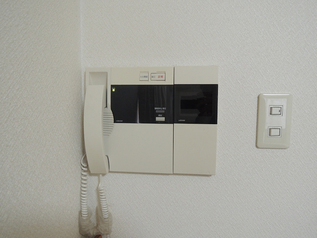 来訪者の顔が分かりますので安心