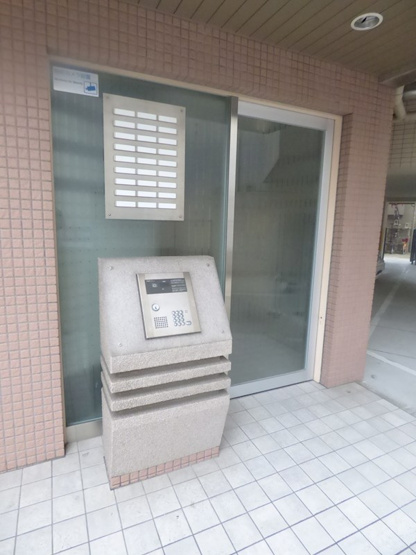 【エントランス】グレースコート