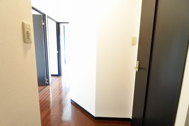 【玄関】グランドポレストーネ大手町弐番館